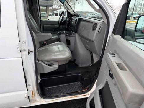 Used 2009 Ford E-350 and Econoline 350 Extended Wagon Super Duty image 11