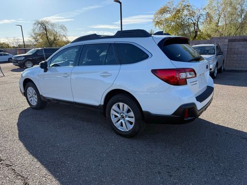 Used 2018 Subaru Outback 2.5i Premium image 7