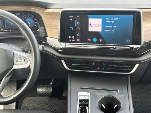 Used 2026 Volkswagen Atlas SE FWD image 34