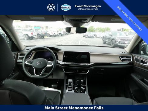 Certified 2025 Volkswagen Atlas SEL image 42