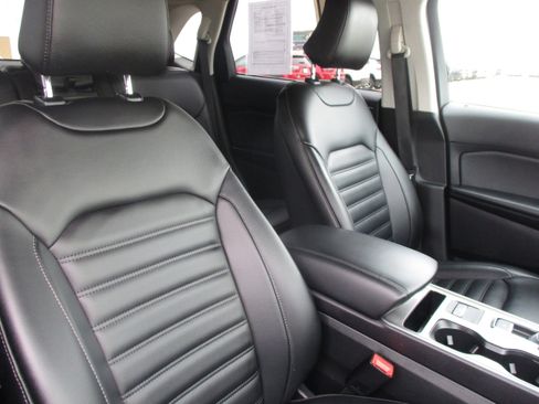 Used 2024 Ford Edge SEL w/ Convenience Package image 38