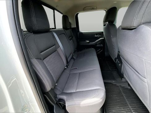 Used 2024 Nissan Frontier SV w/ SV Convenience Package RWD image 20