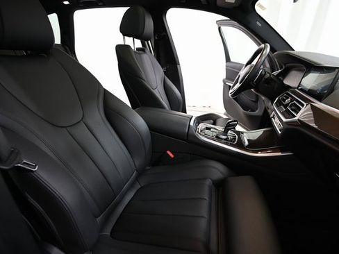 Used 2022 BMW X5 xDrive40i w/ Parking Assistance Package image 29