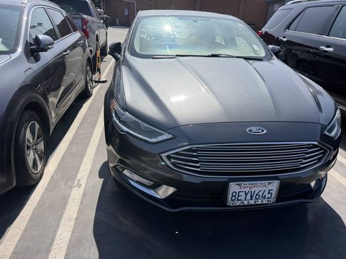Used 2018 Ford Fusion Energi Titanium FWD image 3