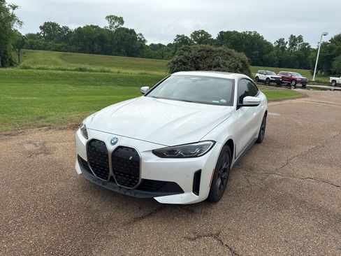 Used 2023 BMW i4 eDrive35 RWD image 1