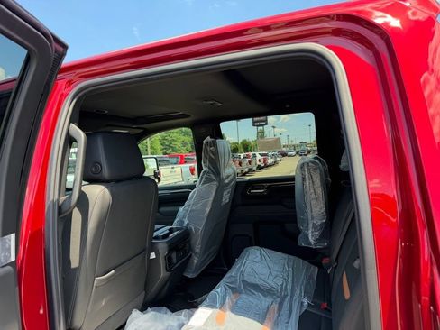 New 2026 GMC Sierra 2500 AT4 w/ AT4 Premium Plus Package AWD/4WD image 10