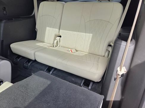 Used 2022 Buick Enclave Avenir w/ Avenir Technology Package FWD image 9
