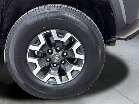 Used 2019 Toyota Tacoma SR5 image 39