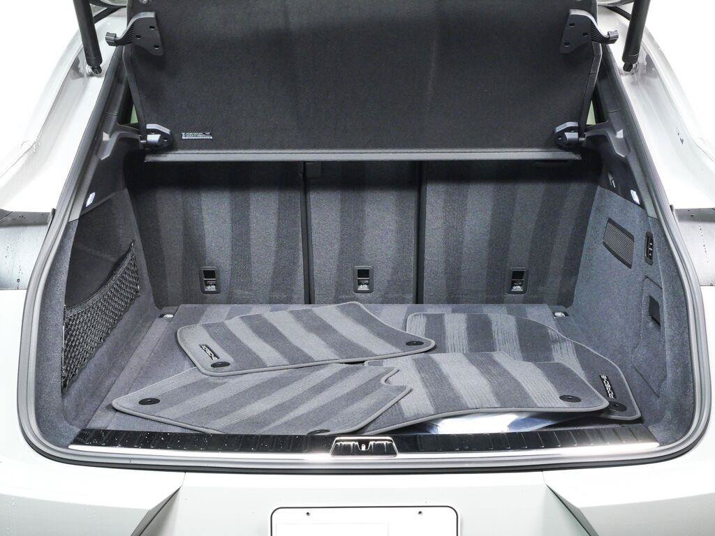 New 2026 Porsche Cayenne GTS AWD/4WD image 32