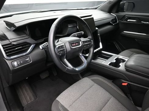 Used 2025 GMC Acadia Elevation FWD image 5