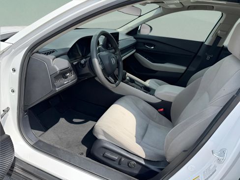 Certified 2023 Honda Accord EX image 9