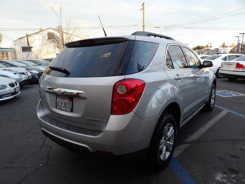 Used 2010 Chevrolet Equinox LT image 3