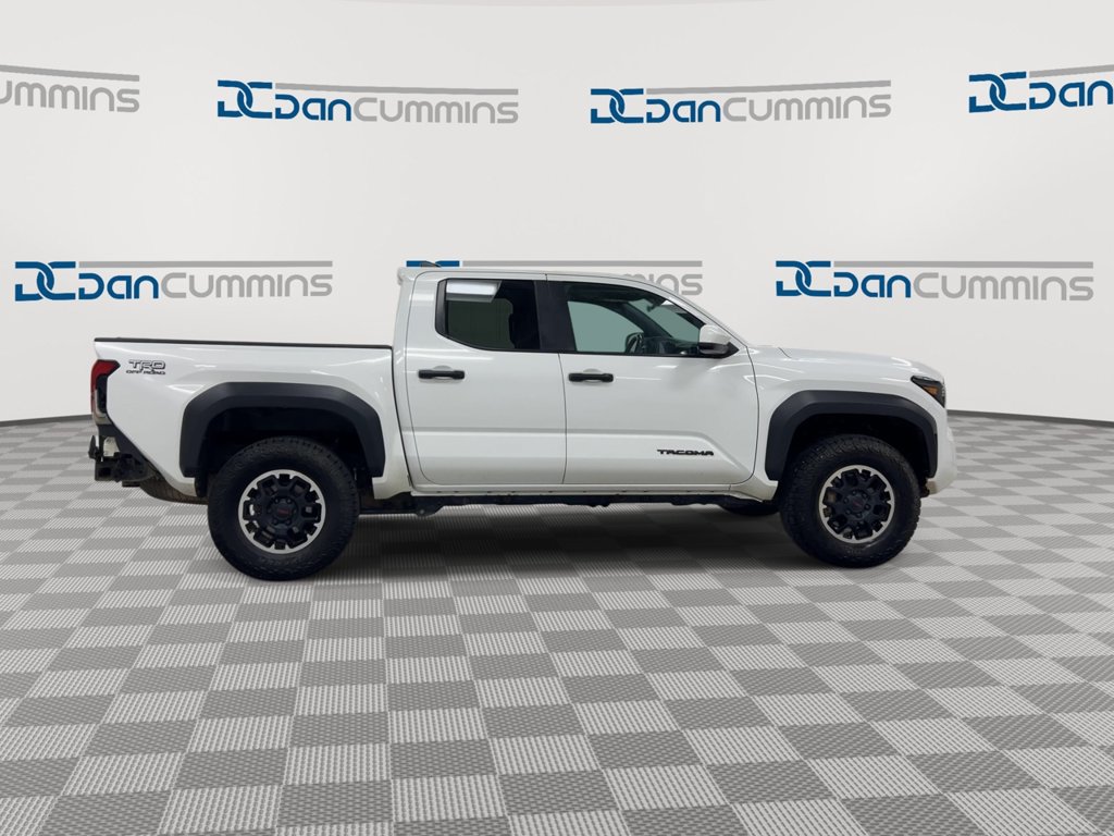 Used 2024 Toyota Tacoma TRD Off-Road AWD/4WD image 9
