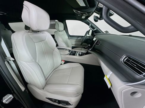New 2026 Jeep Grand Wagoneer Limited AWD/4WD image 37