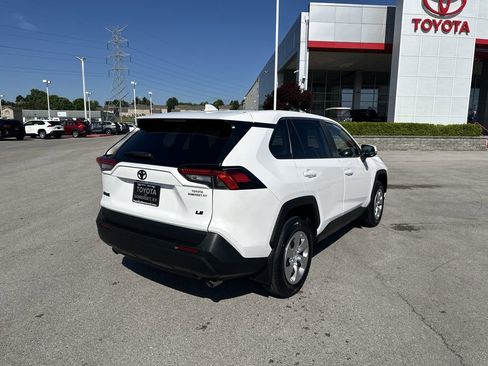 Certified 2022 Toyota RAV4 LE FWD image 7