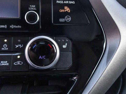 Used 2022 Toyota Highlander Bronze Edition image 34