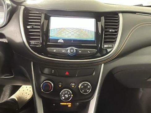 Used 2021 Chevrolet Trax LT FWD image 23
