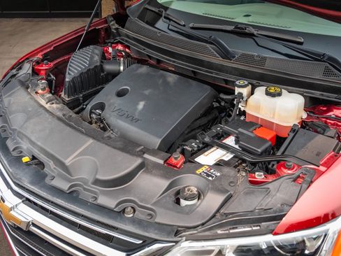 Used 2021 Chevrolet Traverse LT AWD/4WD image 11