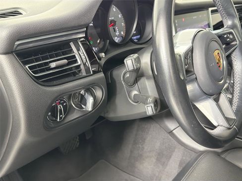Certified 2021 Porsche Macan S AWD/4WD image 33