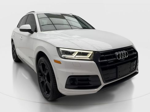 Used 2019 Audi Q5 Prestige w/ Prestige Package AWD/4WD image 2