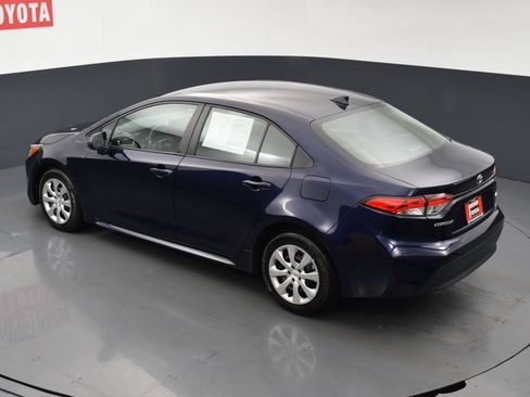 Used 2025 Toyota Corolla LE FWD image 18