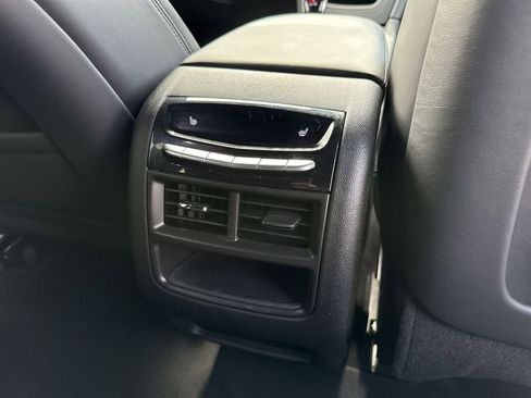 Used 2024 Cadillac XT5 Premium Luxury w/ Platinum Package image 18