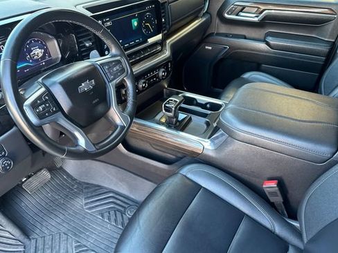 Used 2024 Chevrolet Silverado 1500 LT Trail Boss w/ Convenience Package II AWD/4WD image 11