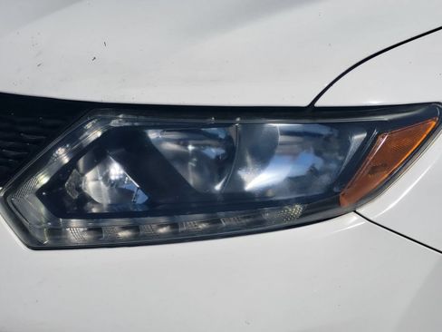 Used 2016 Nissan Rogue SV AWD/4WD image 11