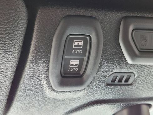 Used 2023 Jeep Wrangler Unlimited Sahara w/ Cold Weather Group AWD/4WD image 20