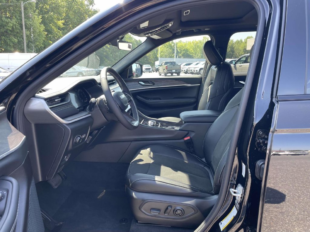 New 2027 Jeep Grand Cherokee 4WD image 25