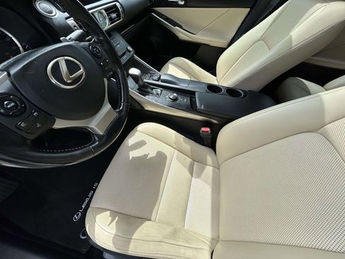 Used 2016 Lexus IS 200t RWD image 10