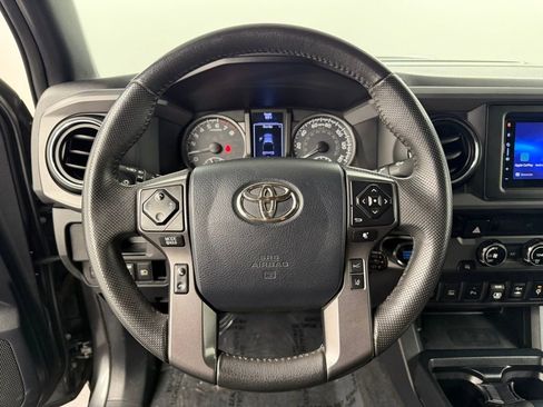 Used 2018 Toyota Tacoma TRD Sport w/ Technology Package RWD image 24