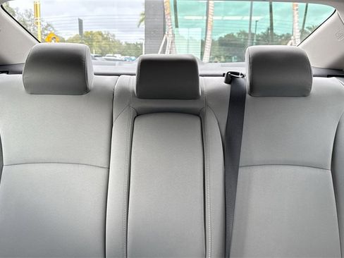 Used 2018 Honda Civic EX image 19