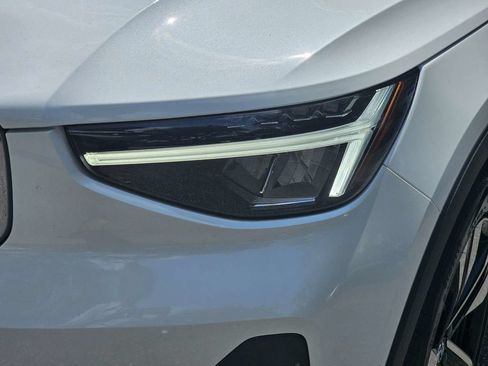 Certified 2023 Volvo XC40 B5 Ultimate w/ Protection Package Premier AWD/4WD image 9