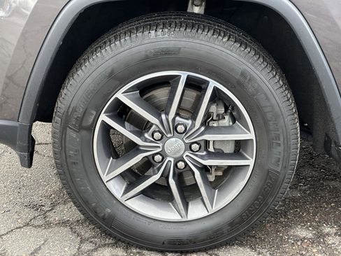 Used 2018 Jeep Grand Cherokee Limited image 9