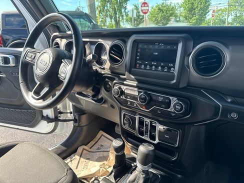 Used 2022 Jeep Wrangler Unlimited Sport AWD/4WD image 33