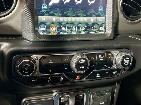 Used 2022 Jeep Wrangler Sport AWD/4WD image 26
