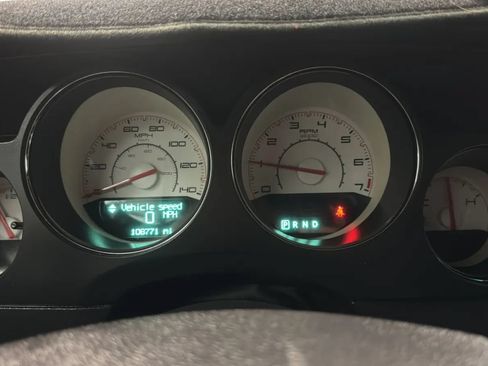 Used 2012 Dodge Challenger SXT RWD image 11