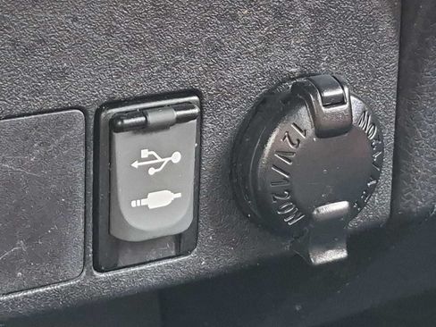Used 2015 Toyota RAV4 Limited w/ Technology Package AWD/4WD image 33