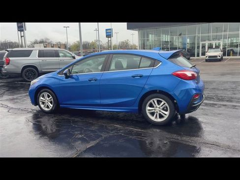 Certified 2018 Chevrolet Cruze LT w/ Convenience Package FWD image 6
