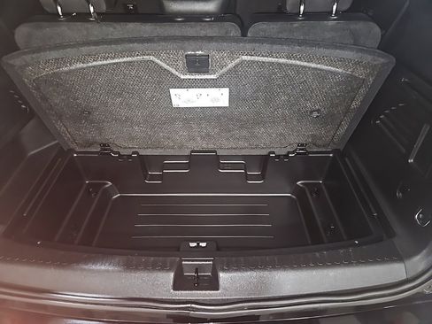 Used 2025 Buick Enclave Sport Touring image 25