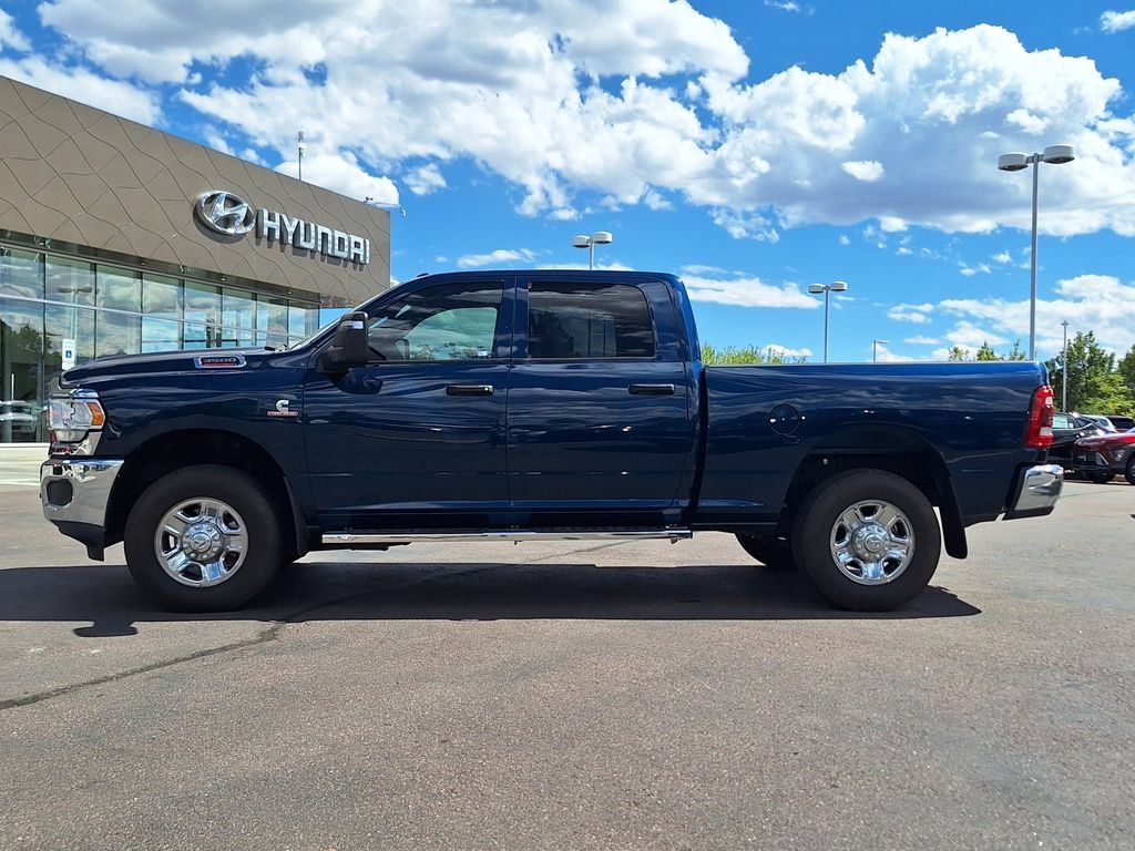 Used 2024 RAM 3500 Tradesman w/ Chrome Appearance Group AWD/4WD image 6