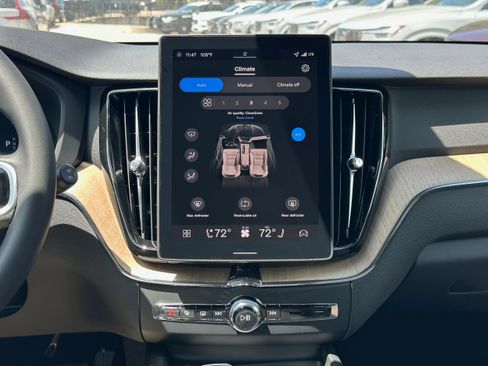 New 2026 Volvo XC60 B5 Core w/ Climate Package image 12