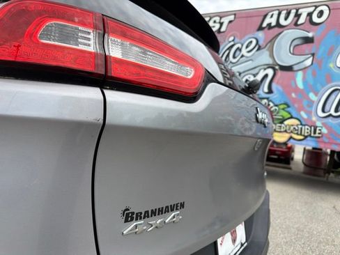 Used 2016 Jeep Cherokee Limited AWD/4WD image 36
