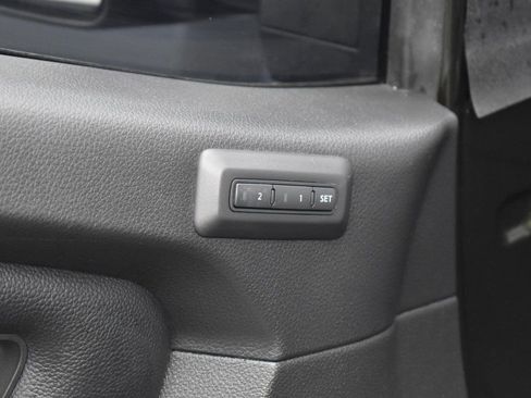 Used 2019 Nissan Titan PRO-4X w/ Pro-4x Convenience Package AWD/4WD image 11