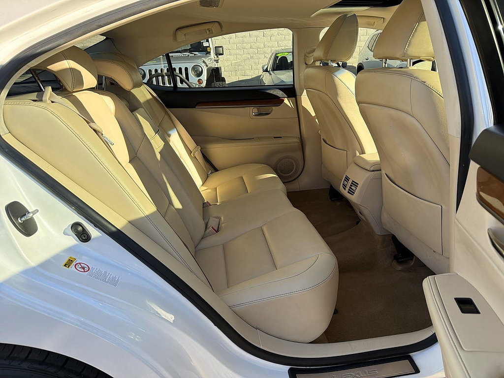 Used 2013 Lexus ES 300h w/ Premium Pkg FWD image 26