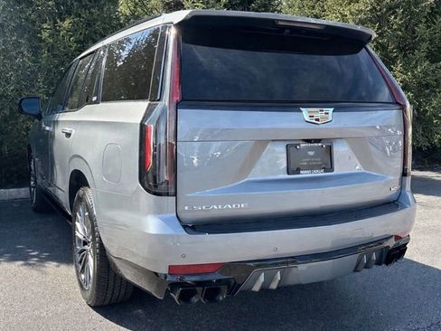 Certified 2023 Cadillac Escalade V AWD/4WD image 3