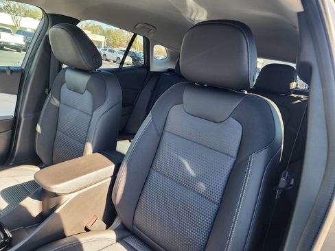 New 2026 Chevrolet Trax LT w/ Driver Confidence Package FWD image 21