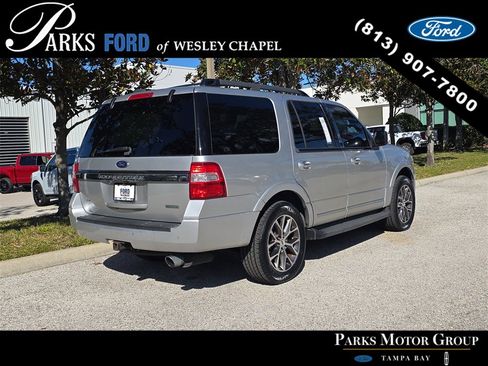 Used 2017 Ford Expedition XLT w/ Equipment Group 202A image 4