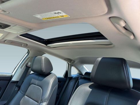 Used 2023 Honda Civic Touring image 14